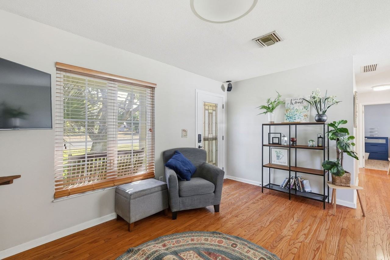 2901 Eastland Rd - Photo 5 of 20