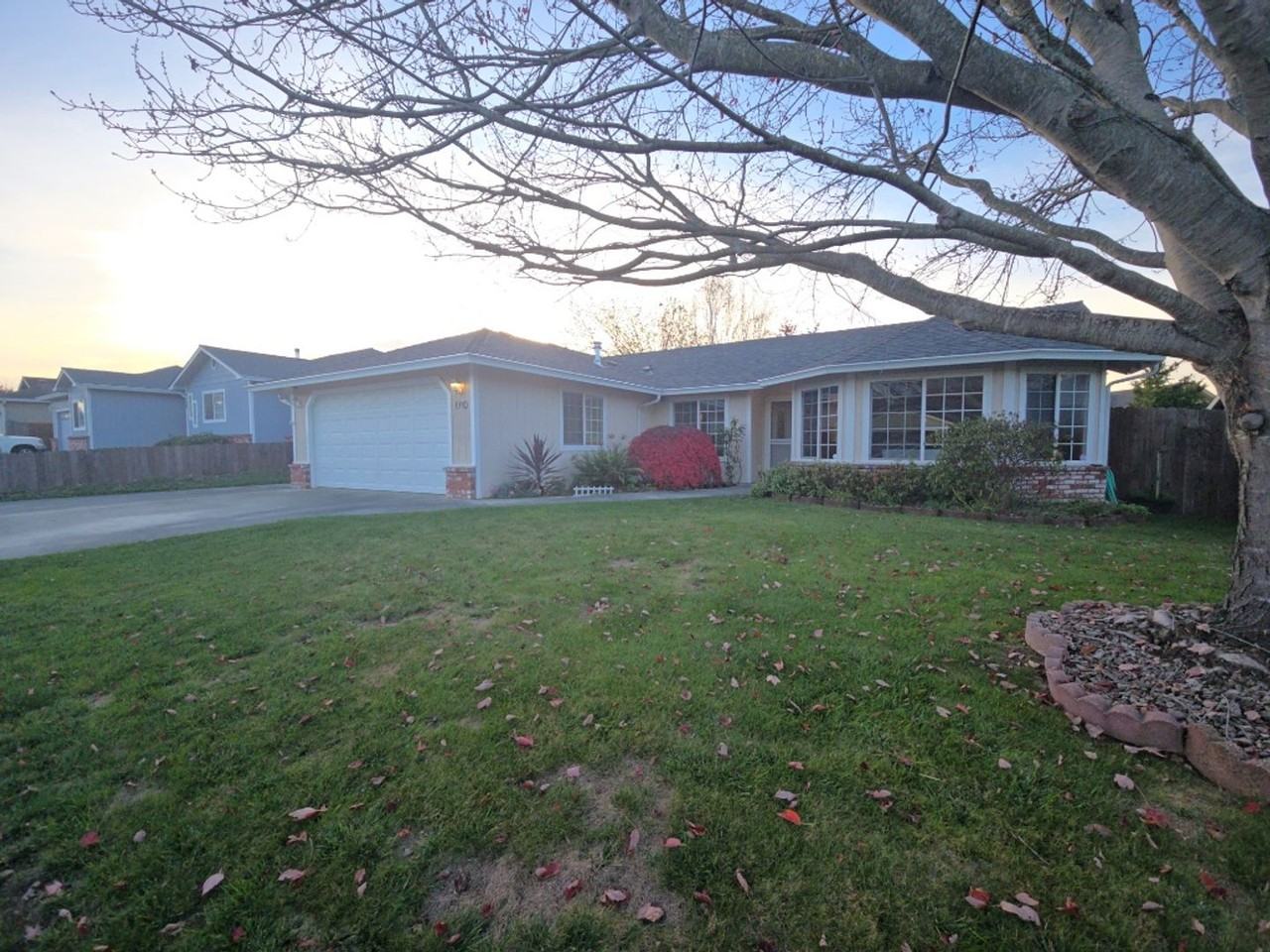 1710 Justice Ct - Photo 2 of 27