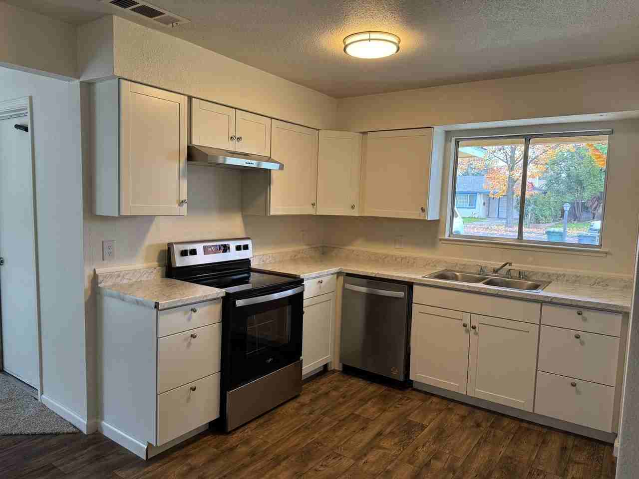 1661 Juneau Court - Photo 2 of 15