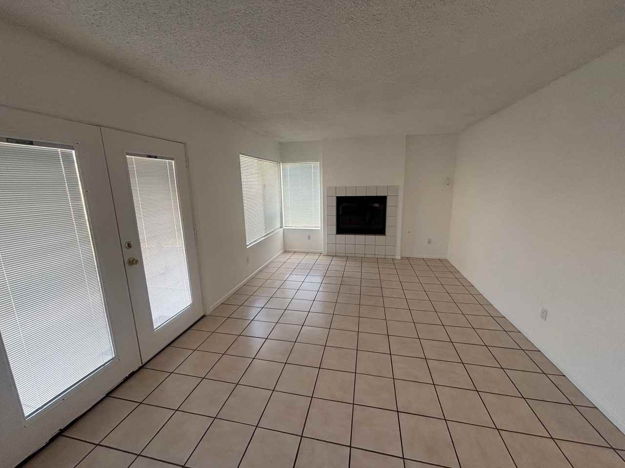 1109 E Kildare St - Photo 3 of 17