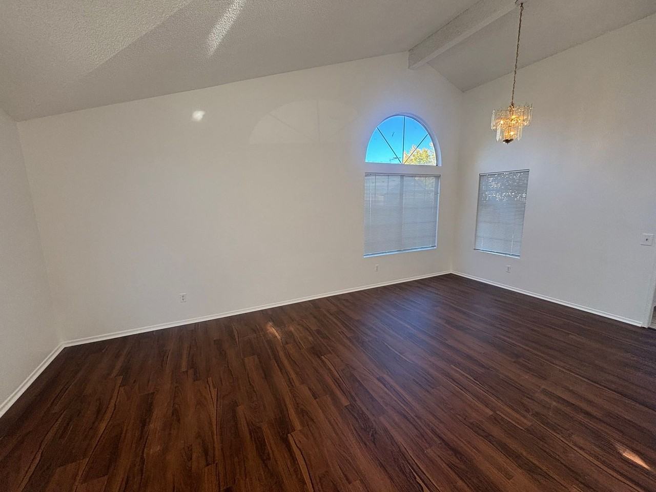 1109 E Kildare St - Photo 4 of 17