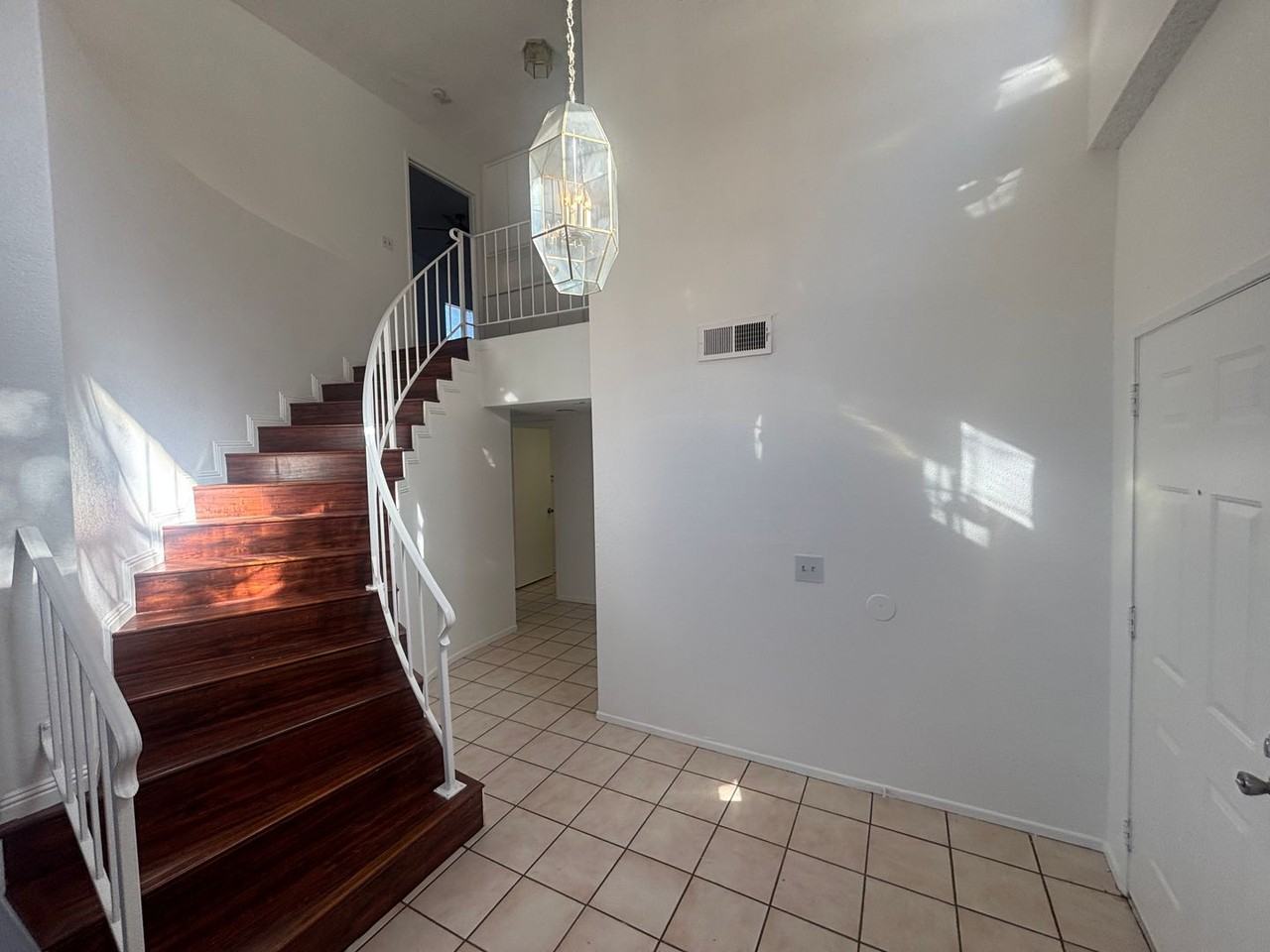 1109 E Kildare St - Photo 5 of 17