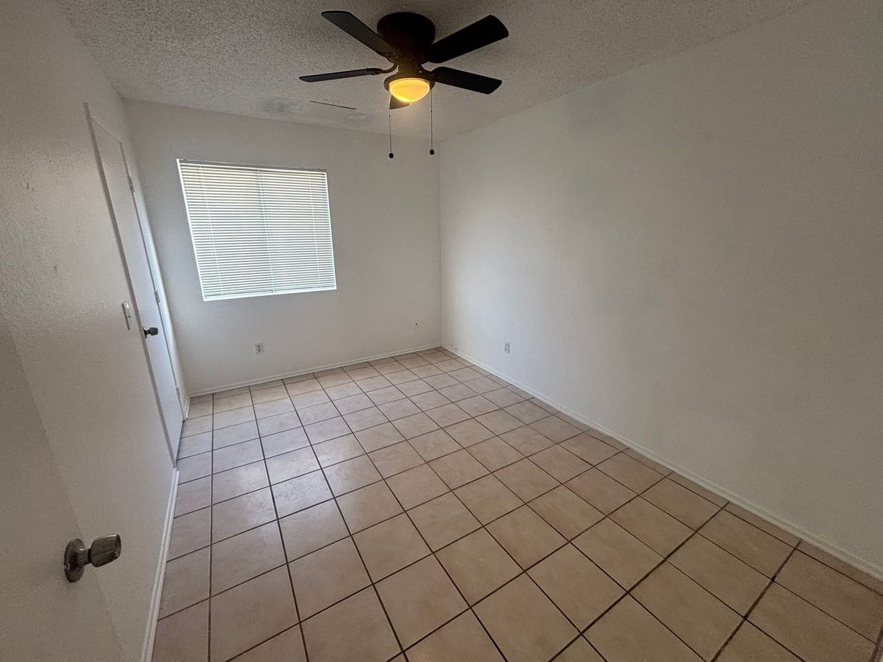 1109 E Kildare St - Photo 7 of 17