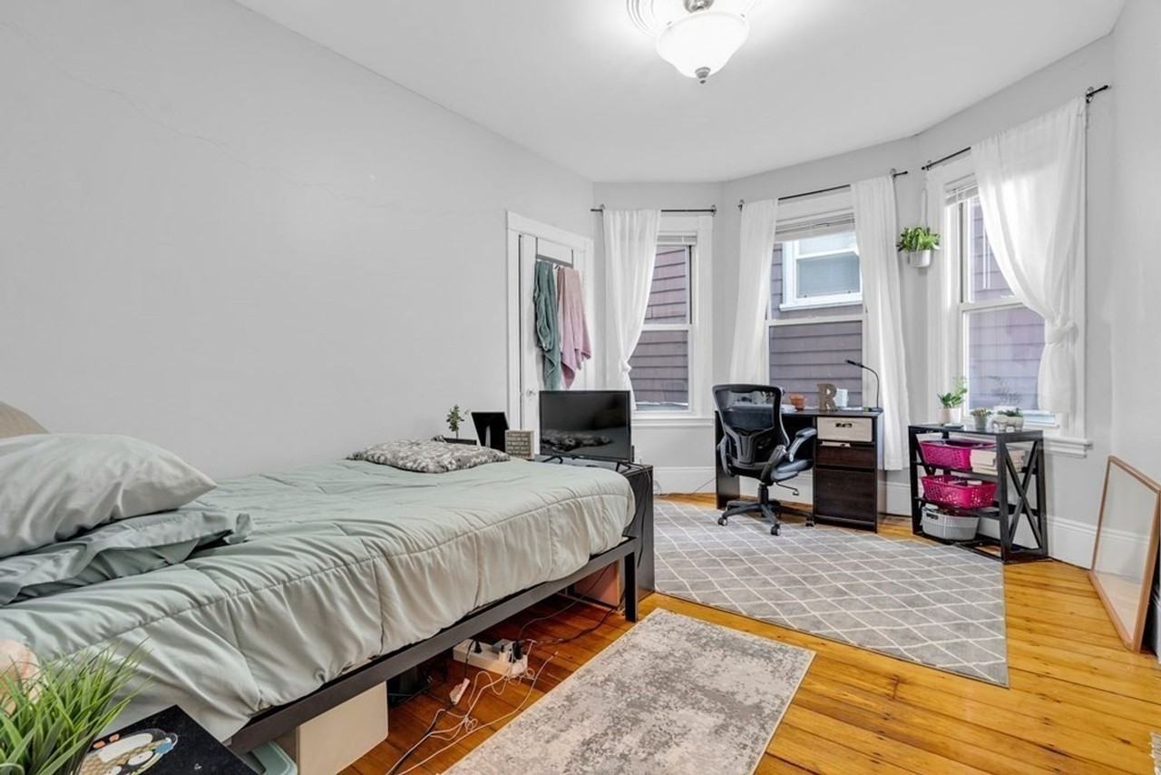 180 Saint Alphonsus Street - Photo 3 of 19