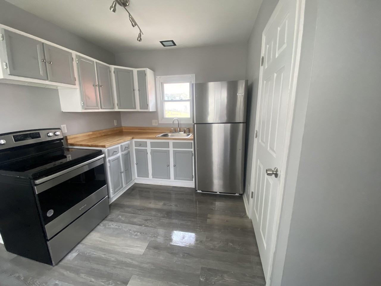 15 120th St #1 - Photo 4 of 35