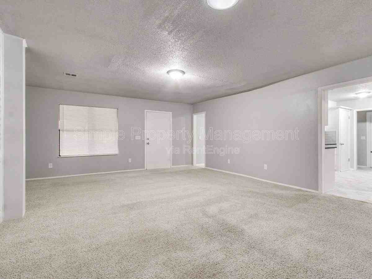 6109 Kingston Rd - Photo 2 of 10