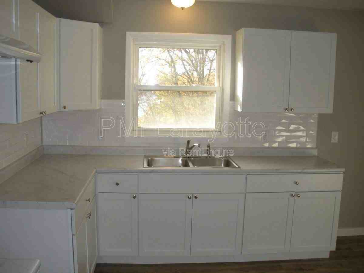 8224 N 1175 W - Photo 3 of 10