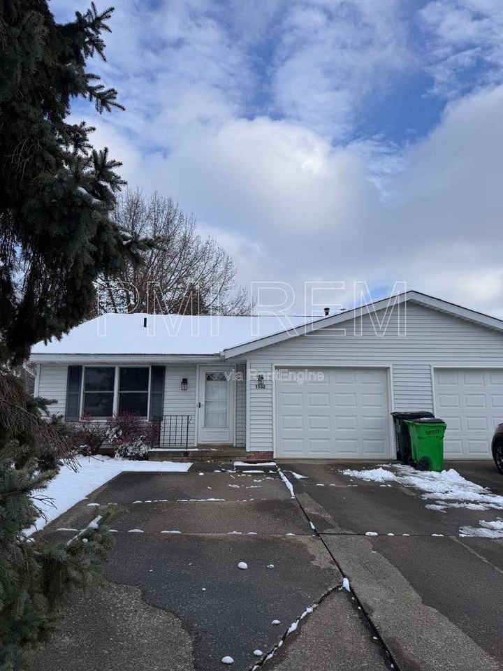 1532 Lupe Avenue Northwest - Photo 2 of 10