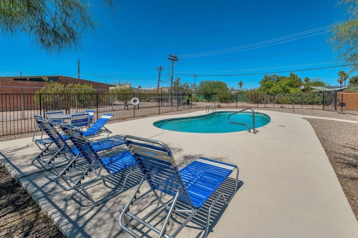 2497 North Park Avenue #11 - Photo 6 of 10