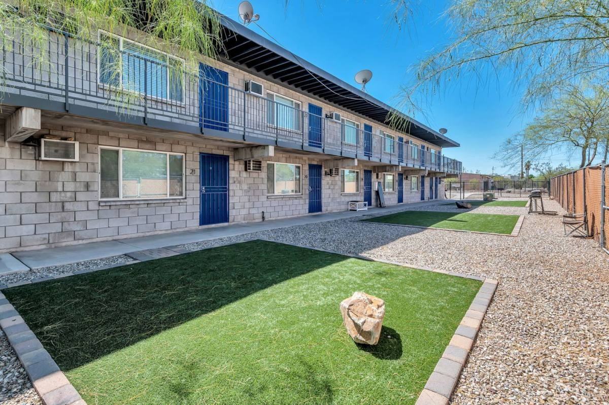 2497 North Park Avenue #11 - Photo 7 of 10