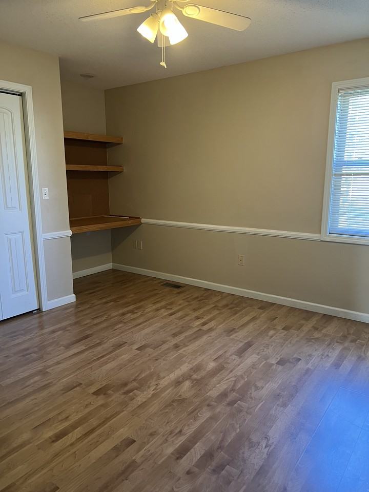 292 Oak Meadow Dr - Photo 3 of 11