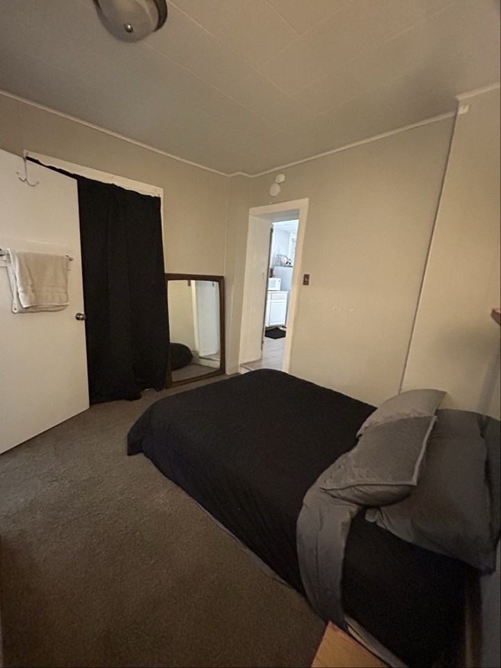 2114 Farnam St #4 - Photo 2 of 9