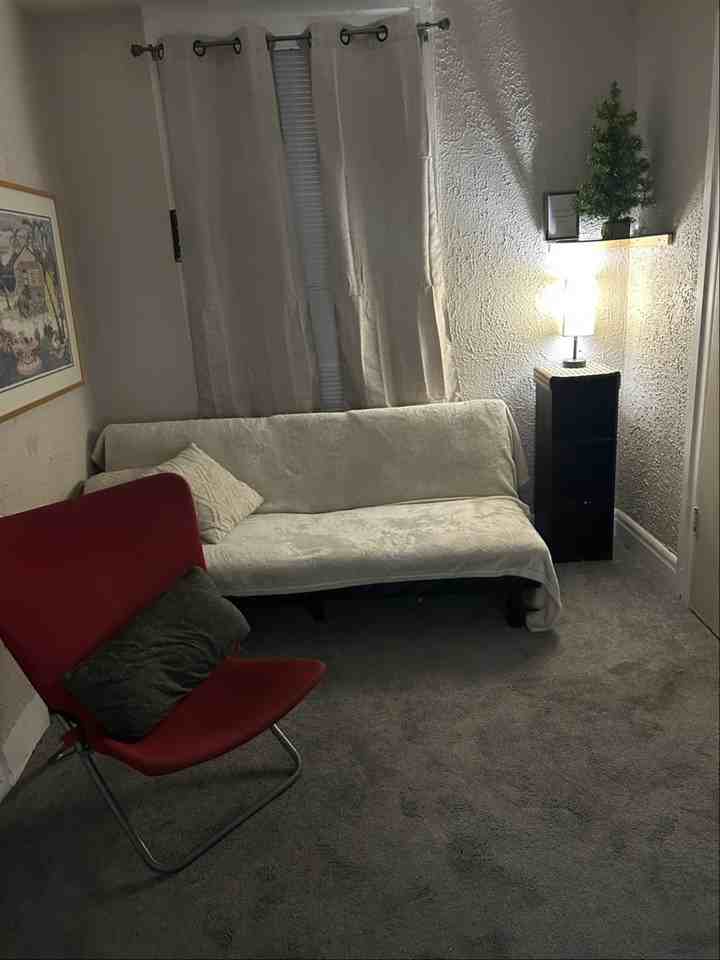 2114 Farnam St #4 - Photo 3 of 9