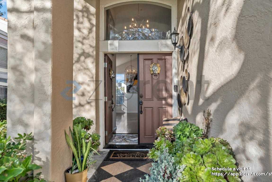 2927 Sorrento Way - Photo 4 of 41