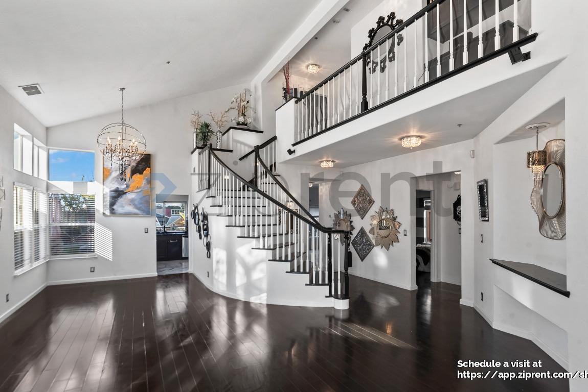 2927 Sorrento Way - Photo 6 of 41