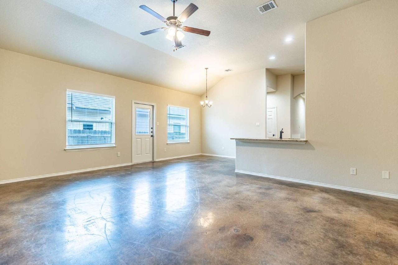 218 Ragsdale Way - Photo 4 of 28