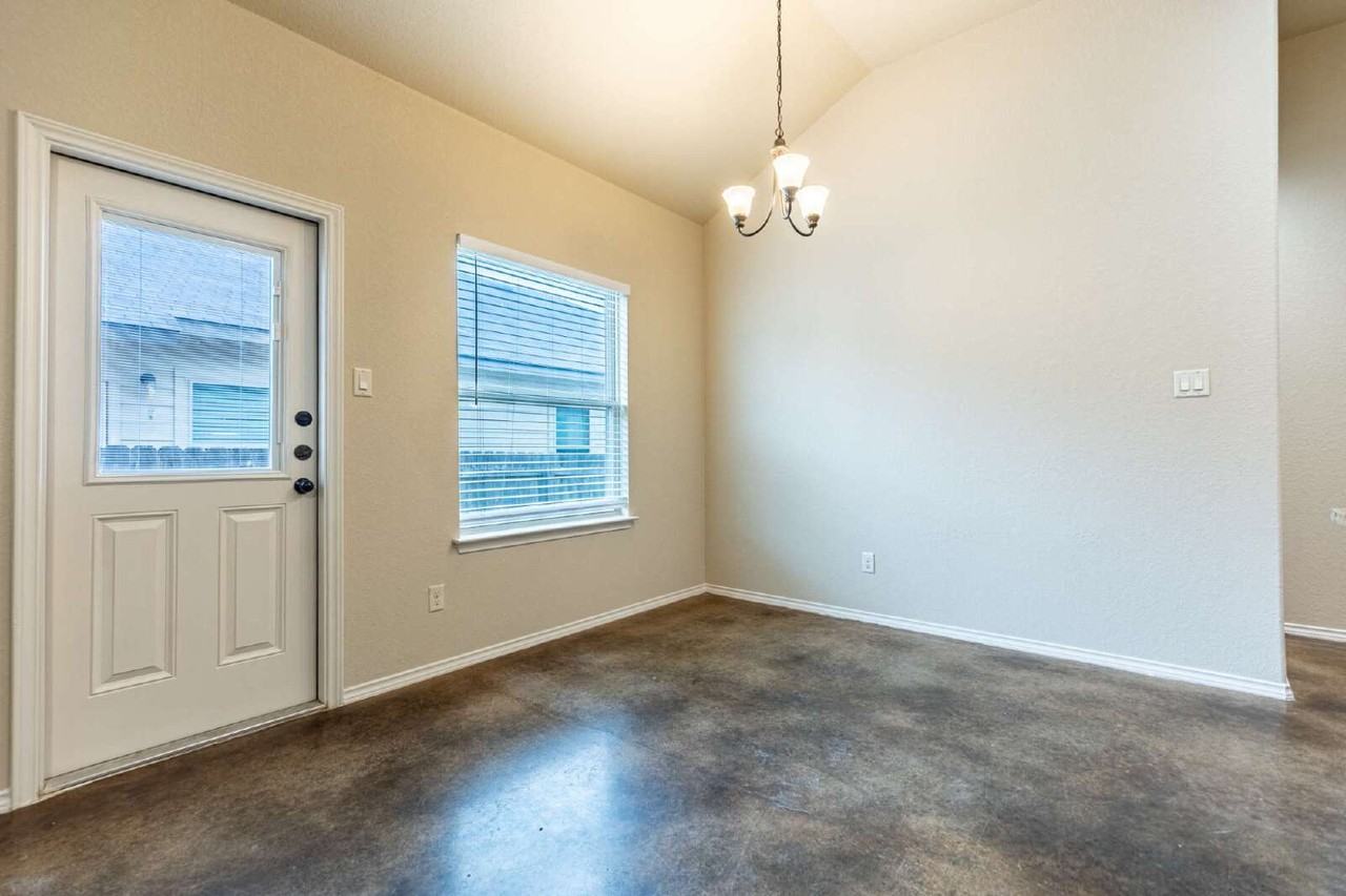 218 Ragsdale Way - Photo 7 of 28