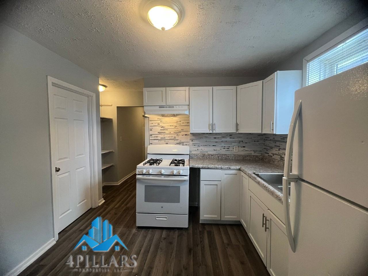 1311 E Columbus Dr #1 - Photo 4 of 26