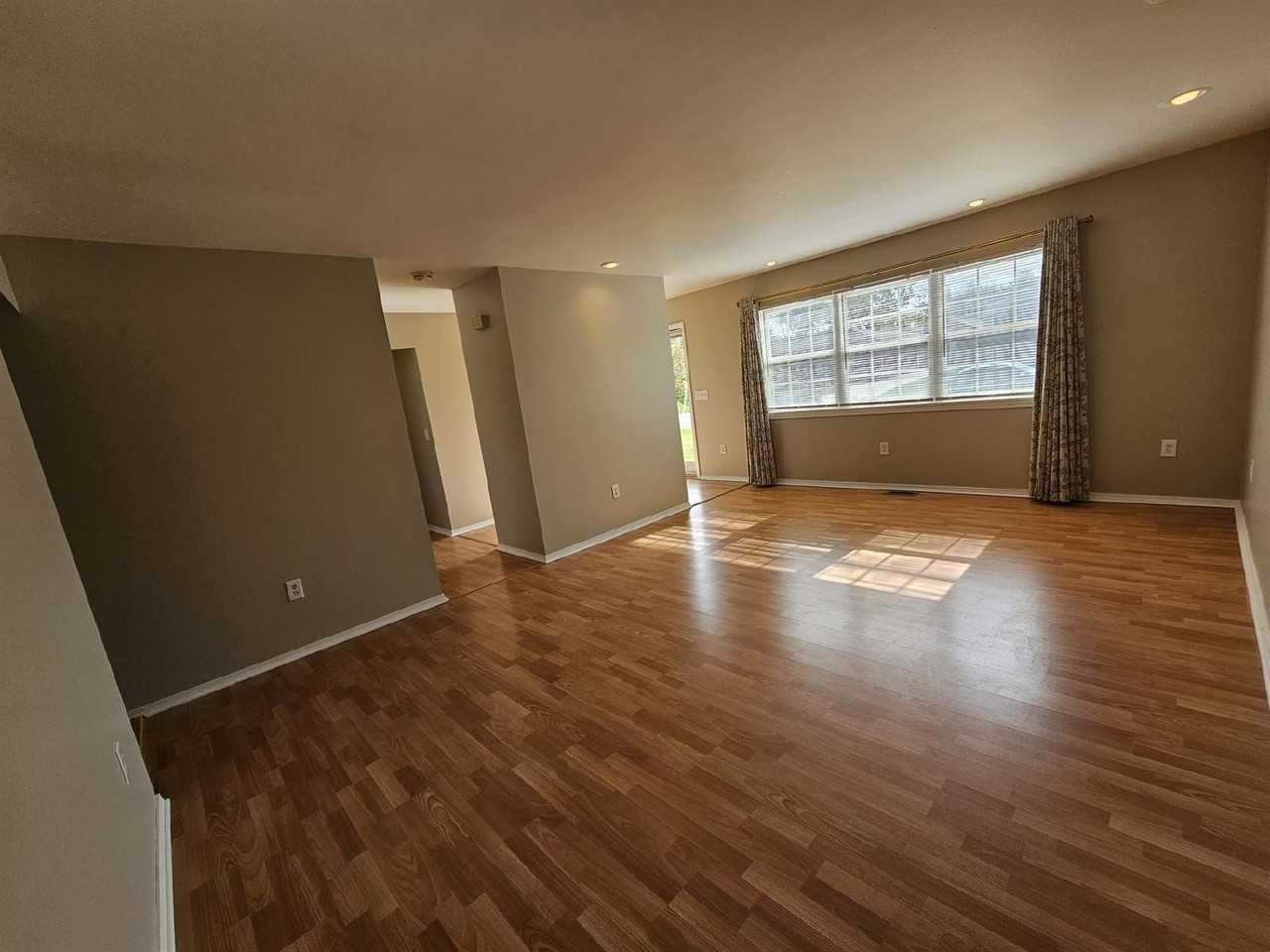 2967 Dashwood Dr - Photo 2 of 15