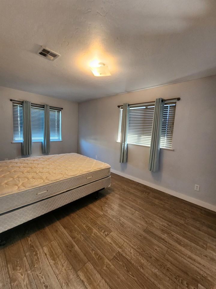 549A Chetco Ave #1 - Photo 3 of 10