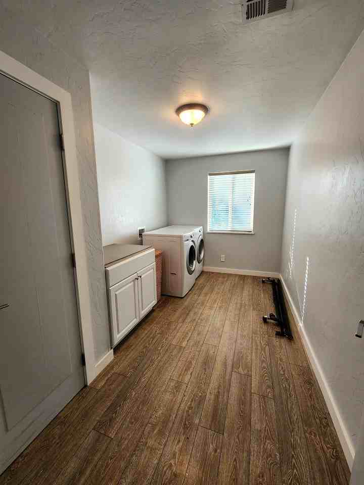 549A Chetco Ave #1 - Photo 4 of 10