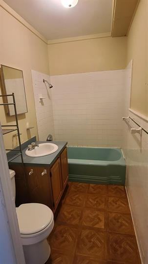 215 W Elm St #7 - Photo 3 of 7