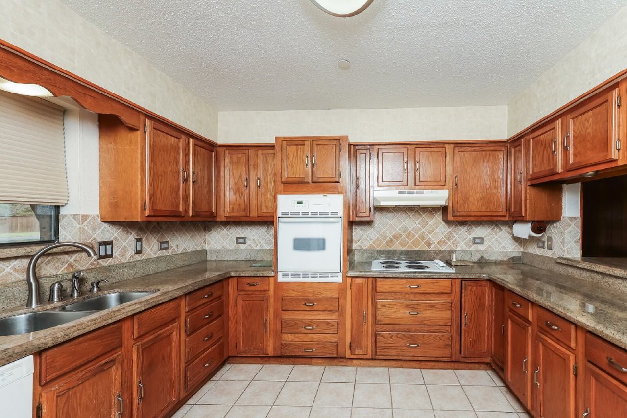 534 Aspendale Dr - Photo 3 of 16