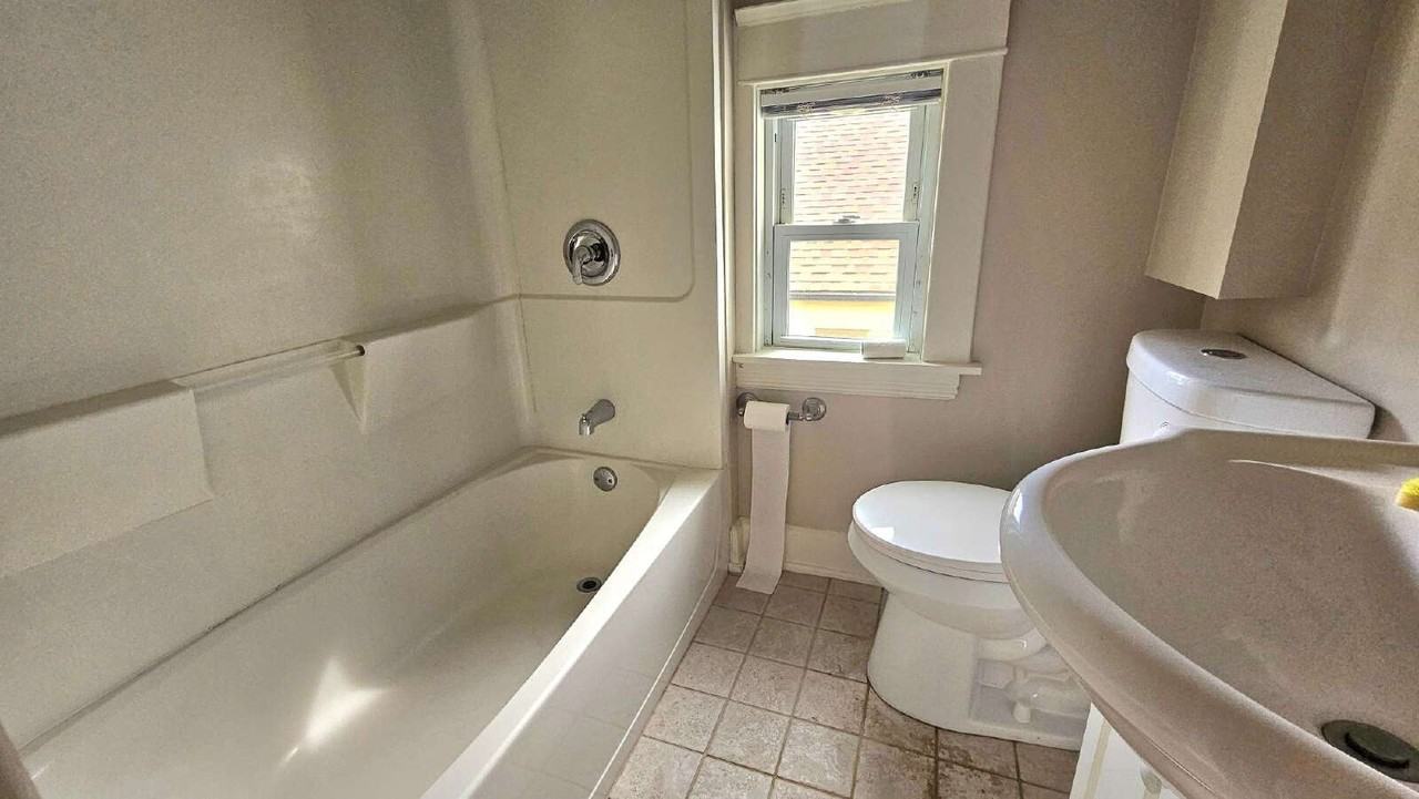 3832 Harriet Ave - Photo 5 of 20