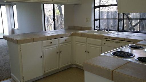 627 Bainbridge St - Photo 2 of 10