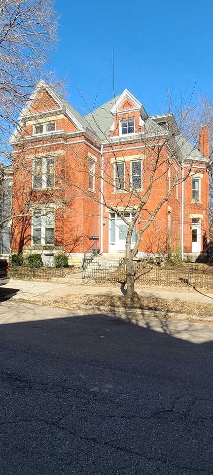 59 Green St #B - Photo 3 of 10