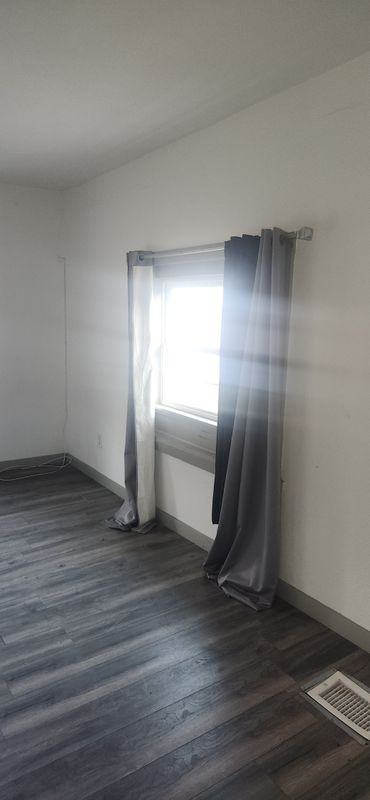 1330 Pine St - Photo 4 of 9