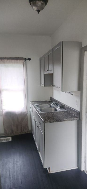 1330 Pine St - Photo 7 of 9