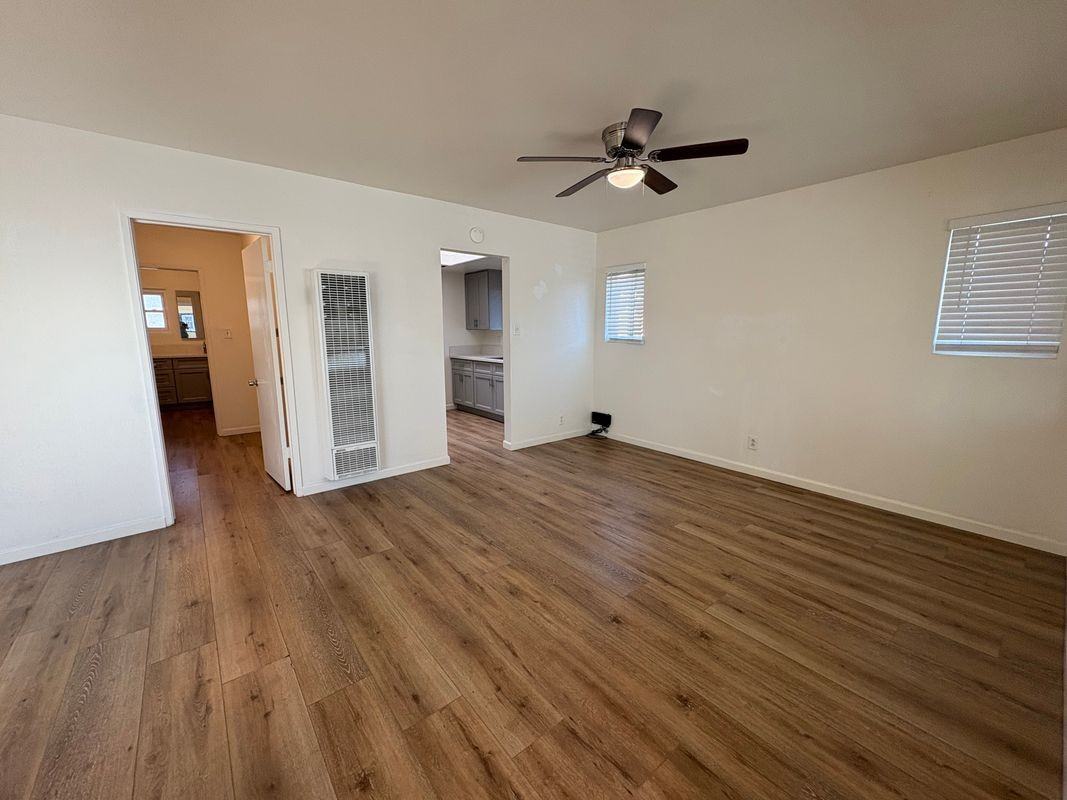 3011 East 7th Street - Photo 2 of 44