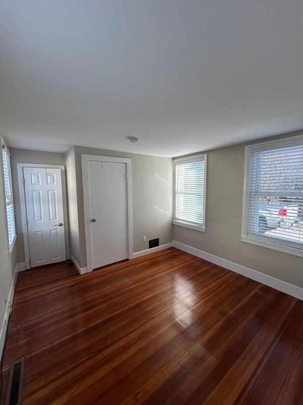 41 Union St ##R - Photo 7 of 10