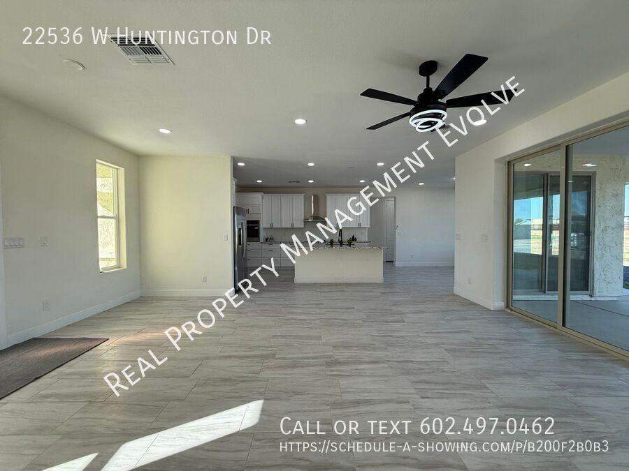 22536 W Huntington Dr - Photo 5 of 34