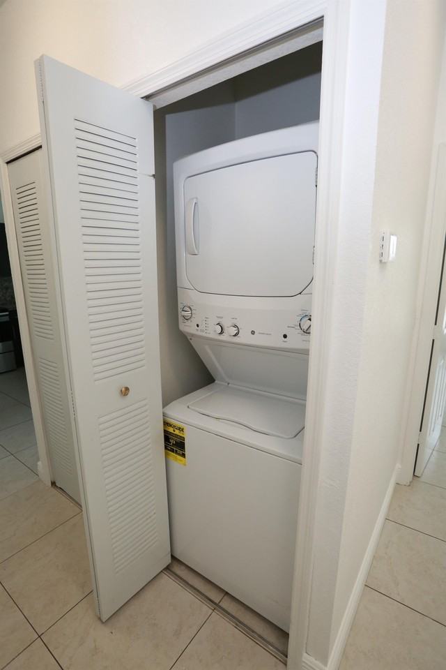 6001 Nw 182nd Ln #6001-304 - Photo 3 of 12