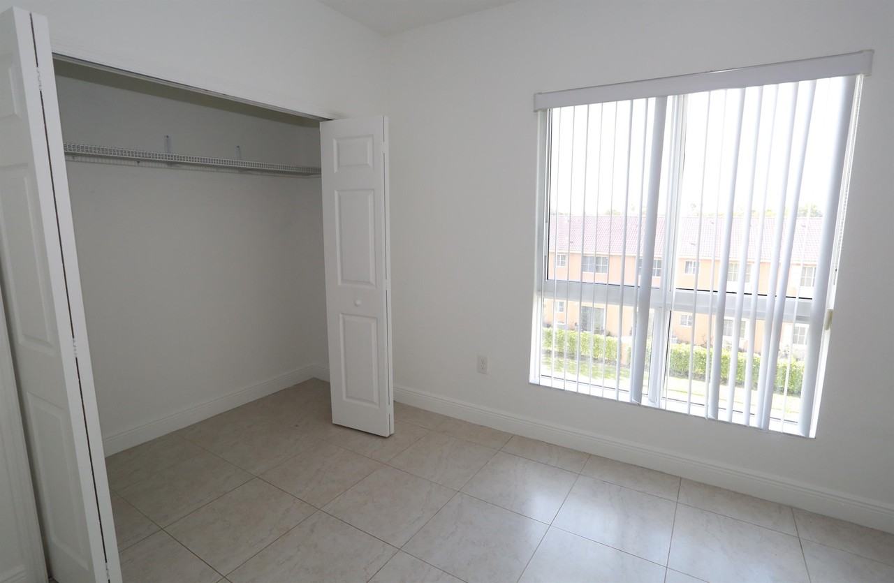 6001 Nw 182nd Ln #6001-304 - Photo 6 of 12