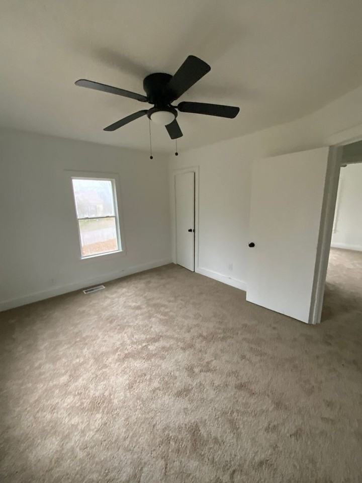 8200 W 34th St - Photo 5 of 9