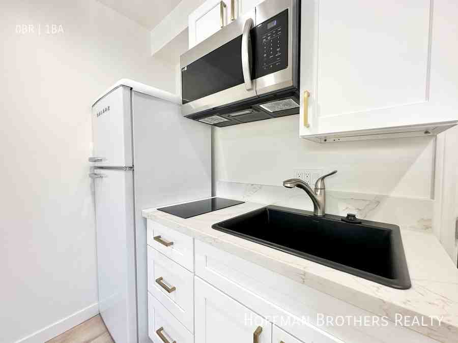 3742 Westwood Blvd #A - Photo 3 of 8