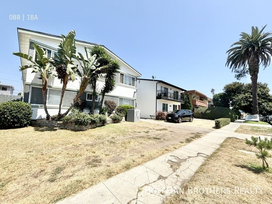 3742 Westwood Blvd #A - Photo 7 of 8