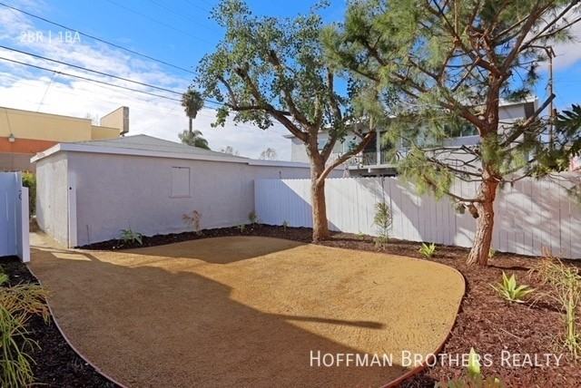 4343 W 169th St - Photo 7 of 9