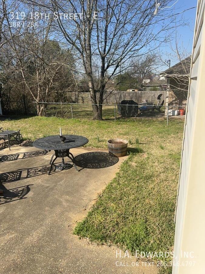 319 18th Street East #E - Photo 5 of 5