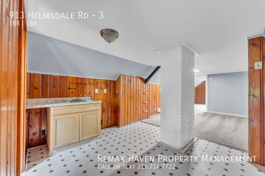 913 Helmsdale Rd #3 - Photo 4 of 36