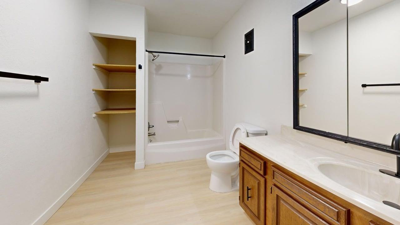 215 E Arbor (Bismarck,ND) - Photo 5 of 16