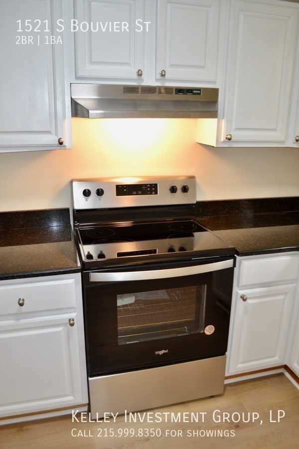 1521 S Bouvier St - Photo 4 of 28