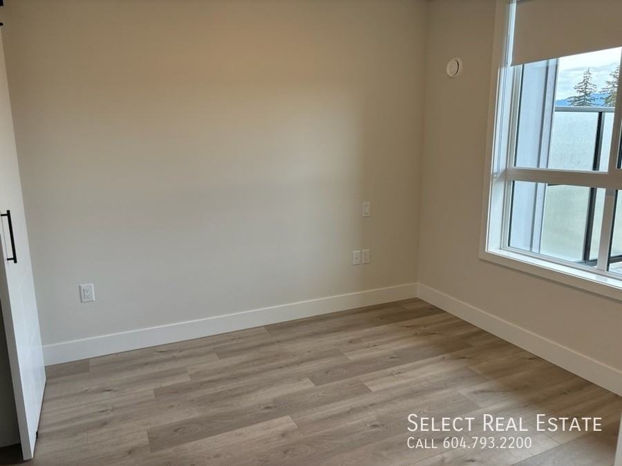 45497 Campus Dr #106 - Photo 4 of 11