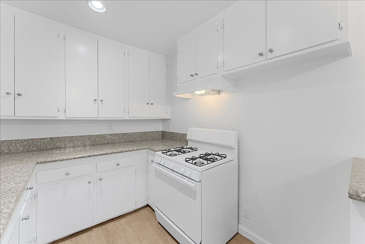 3116 W 99th St #05 - Photo 6 of 19