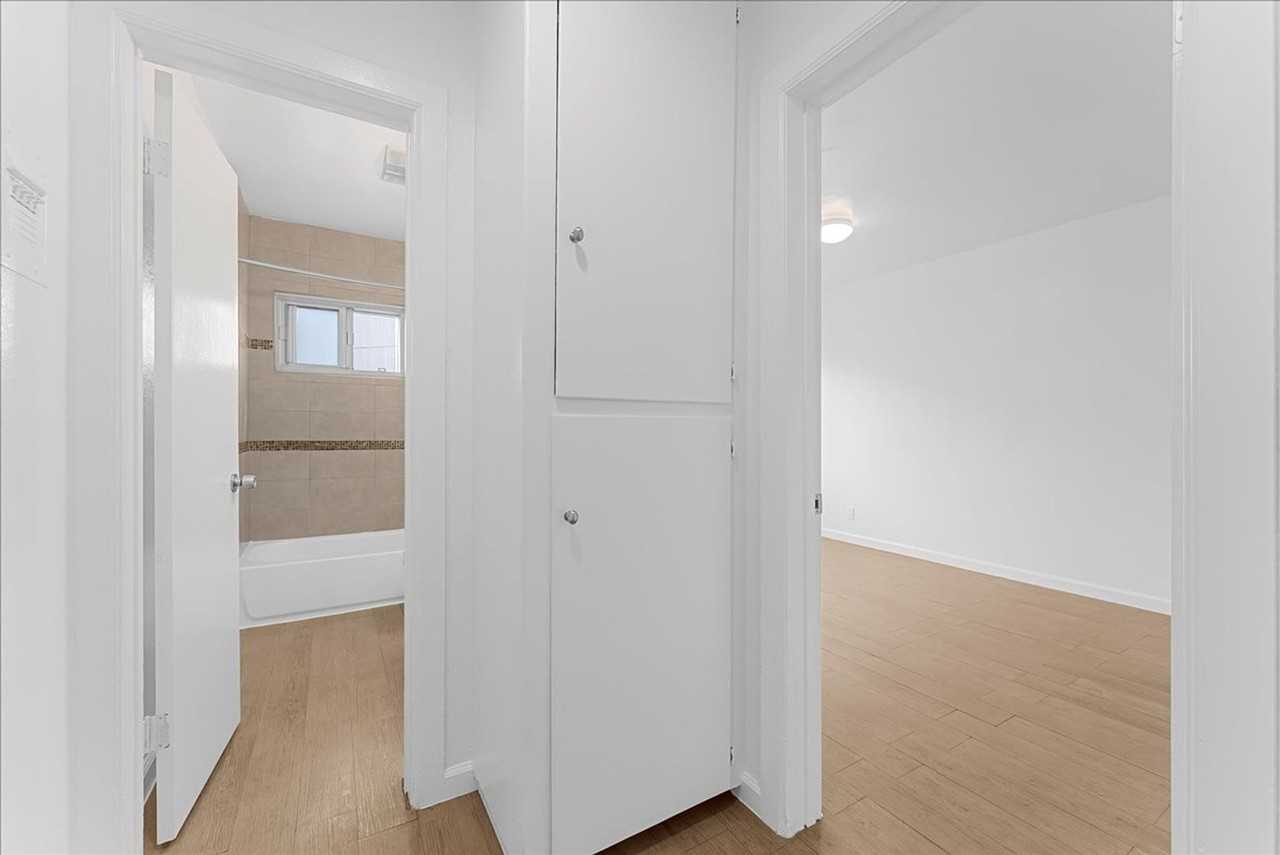 3116 W 99th St #05 - Photo 7 of 19