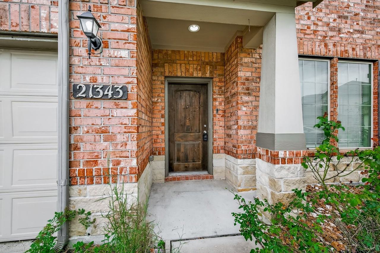 21343 Cypress Pin Oak Drive - Photo 2 of 50