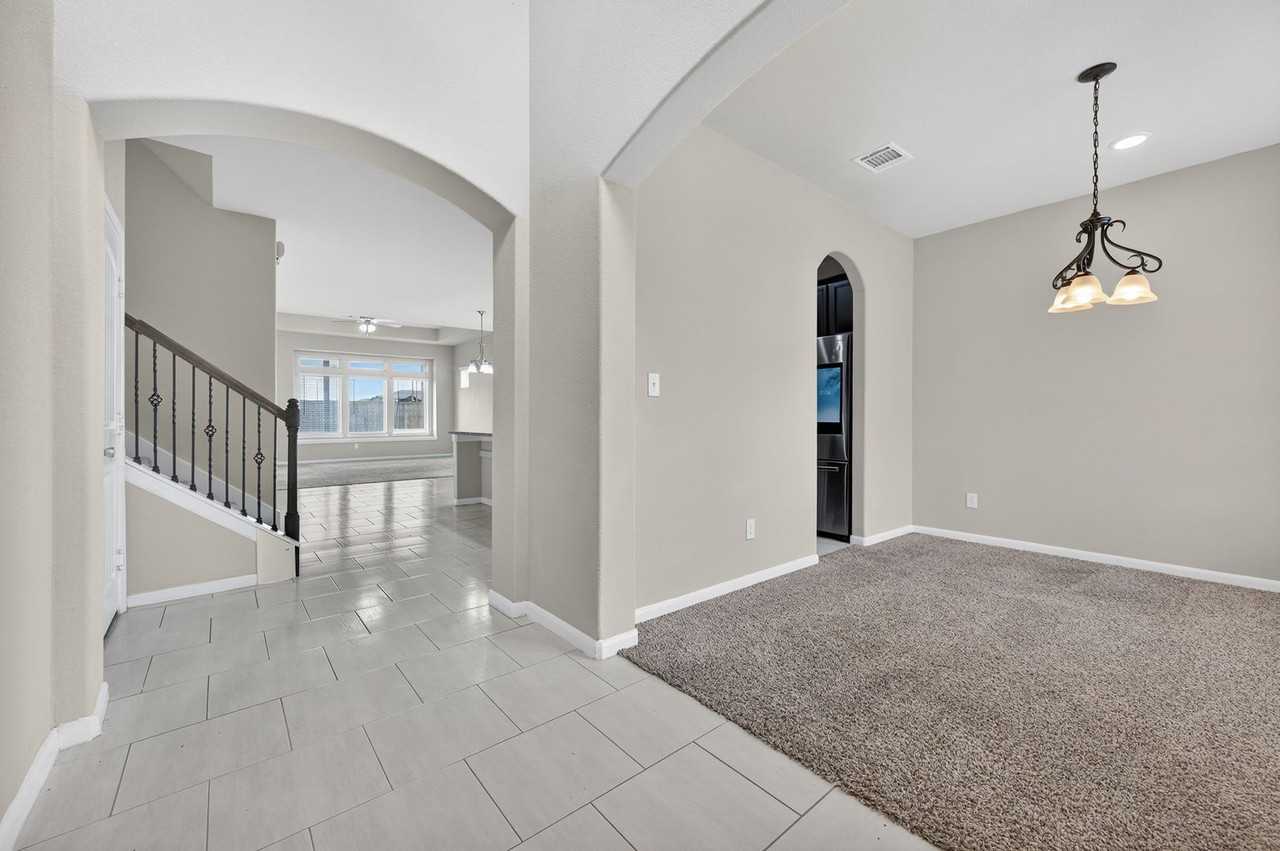 21343 Cypress Pin Oak Drive - Photo 4 of 50